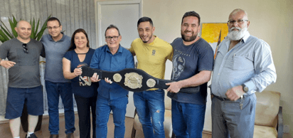João Dantas sendo recebido no Gabinete Municipal pelo prefeito Júlio Fernando