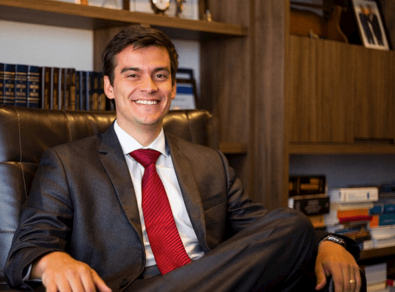 Víctor Quintiere é professor de Direito Penal do CEUB e avalia os impactos da aprovação da 'PEC das Drogas'