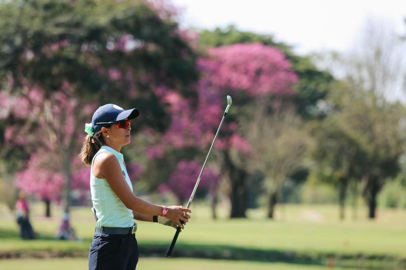 Criada em Araçoiaba da Serra (SP), Lauren Grinberg disputará uma das duas vagas para o principal torneio de golfe feminino dos Estados Unidos